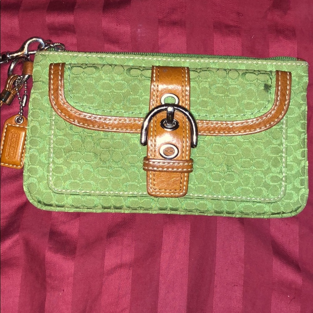 Coach wristlet 👛👜 Green coach wallet
